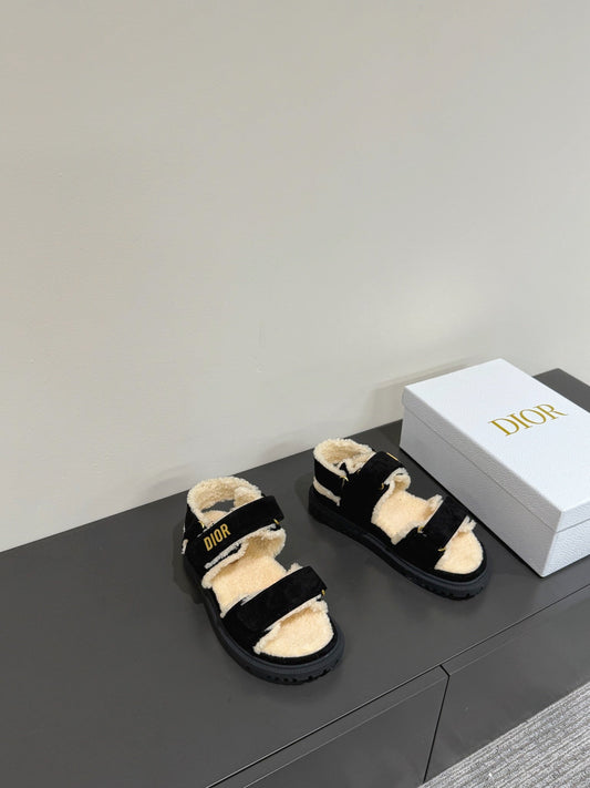 Dioract Sandal In Black Suede And Wool Fleece Lining 109869